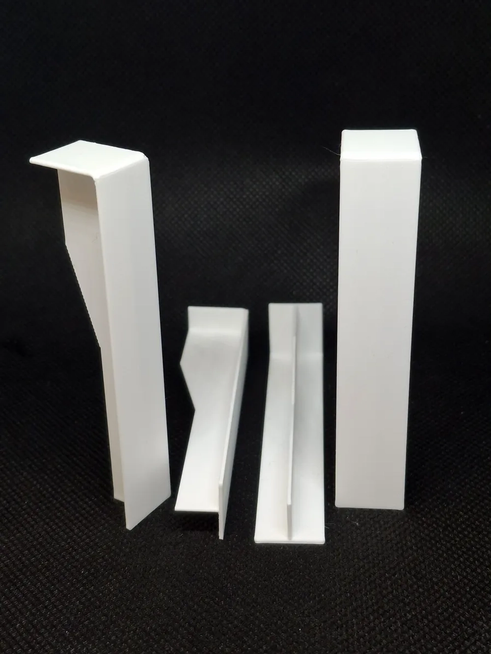 Соединитель для плинтуса 80x10 мм, белый пластиковый - 4 шт.