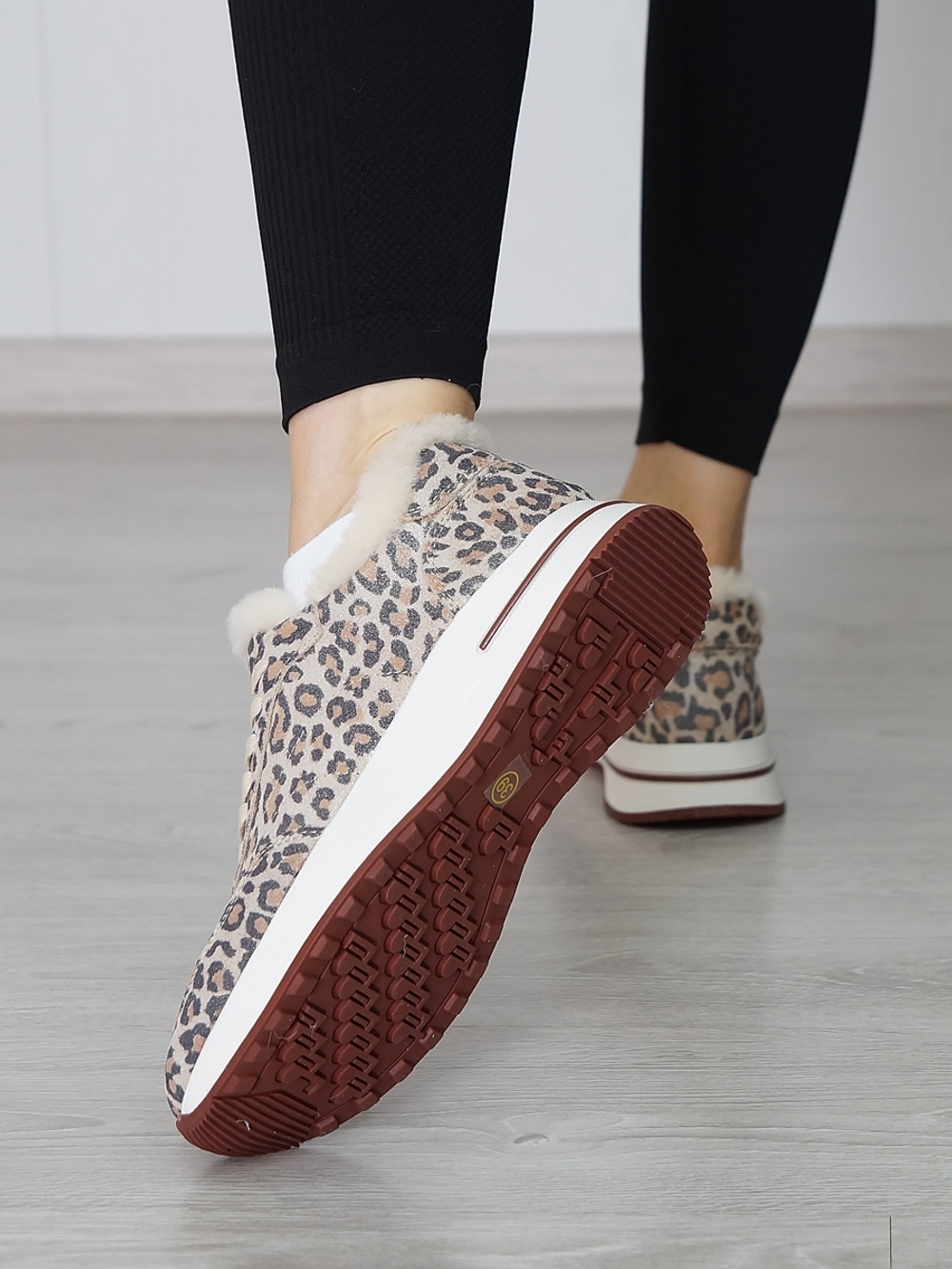 Кроссовки женские зимние