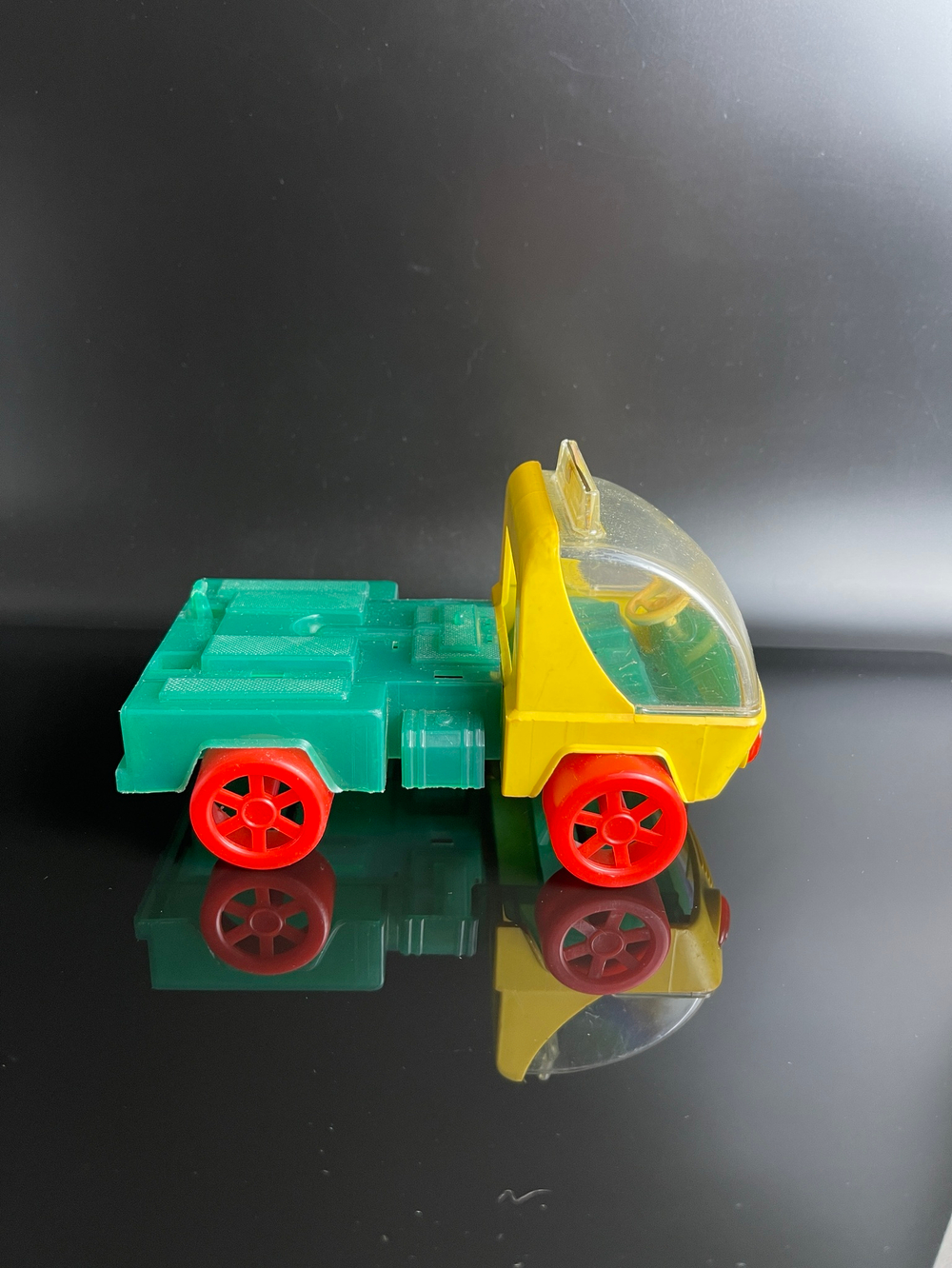 Машинка СССР игрушка детская пластмассовая 1980-1990 гг