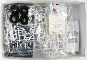 Сборная модель 1/24 Aoshima Toyota Hilux Double Cab Lift-up '94