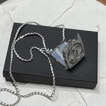 Аксессуар Chanel