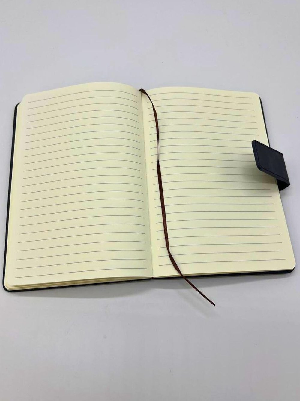 Блокнот с магнитной застежкой A5 96 листов темно-бирюзовый (462-3-xD07)