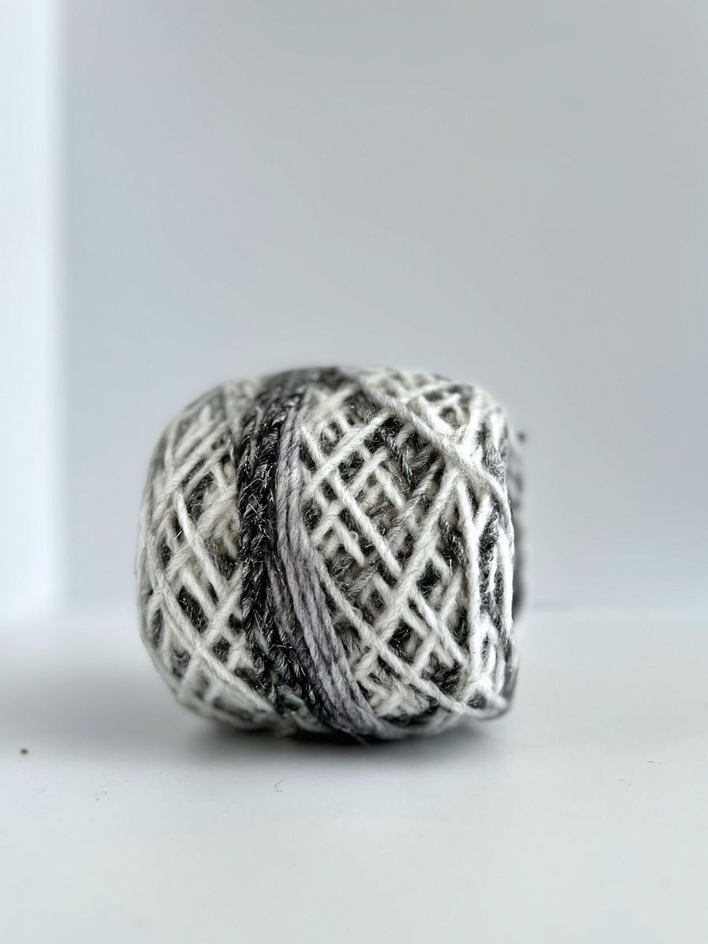 Трикотажная пряжа для вязания SPARK деграде шишибрики