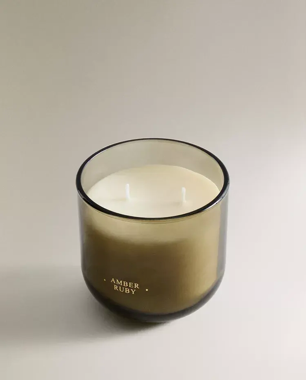 ZARA HOME АРОМАТИЧЕСКАЯ СВЕЧА АМБРЫ