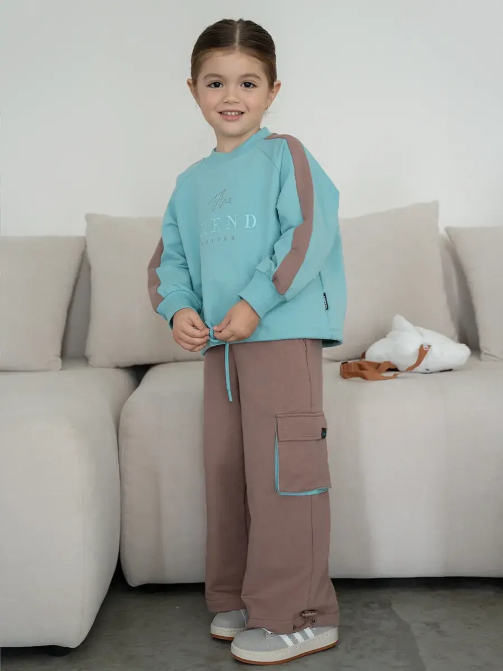 Спортивный костюм для девочки в школу