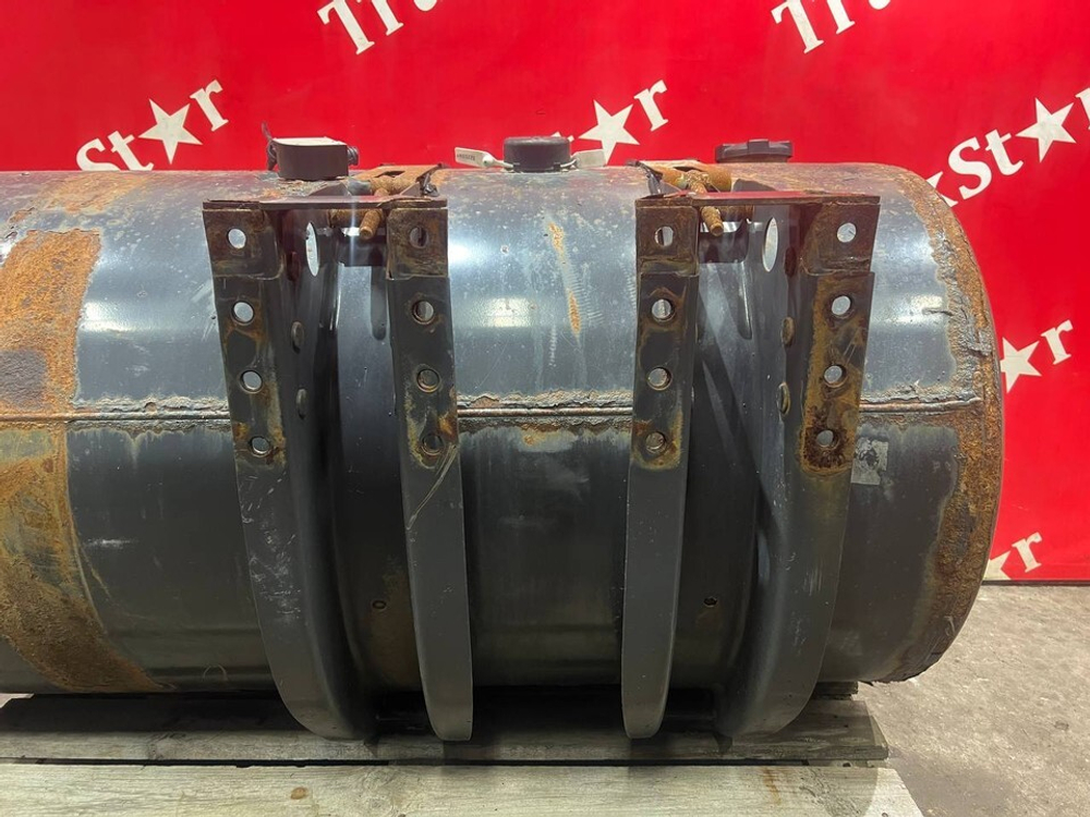 Бак топливный 570L