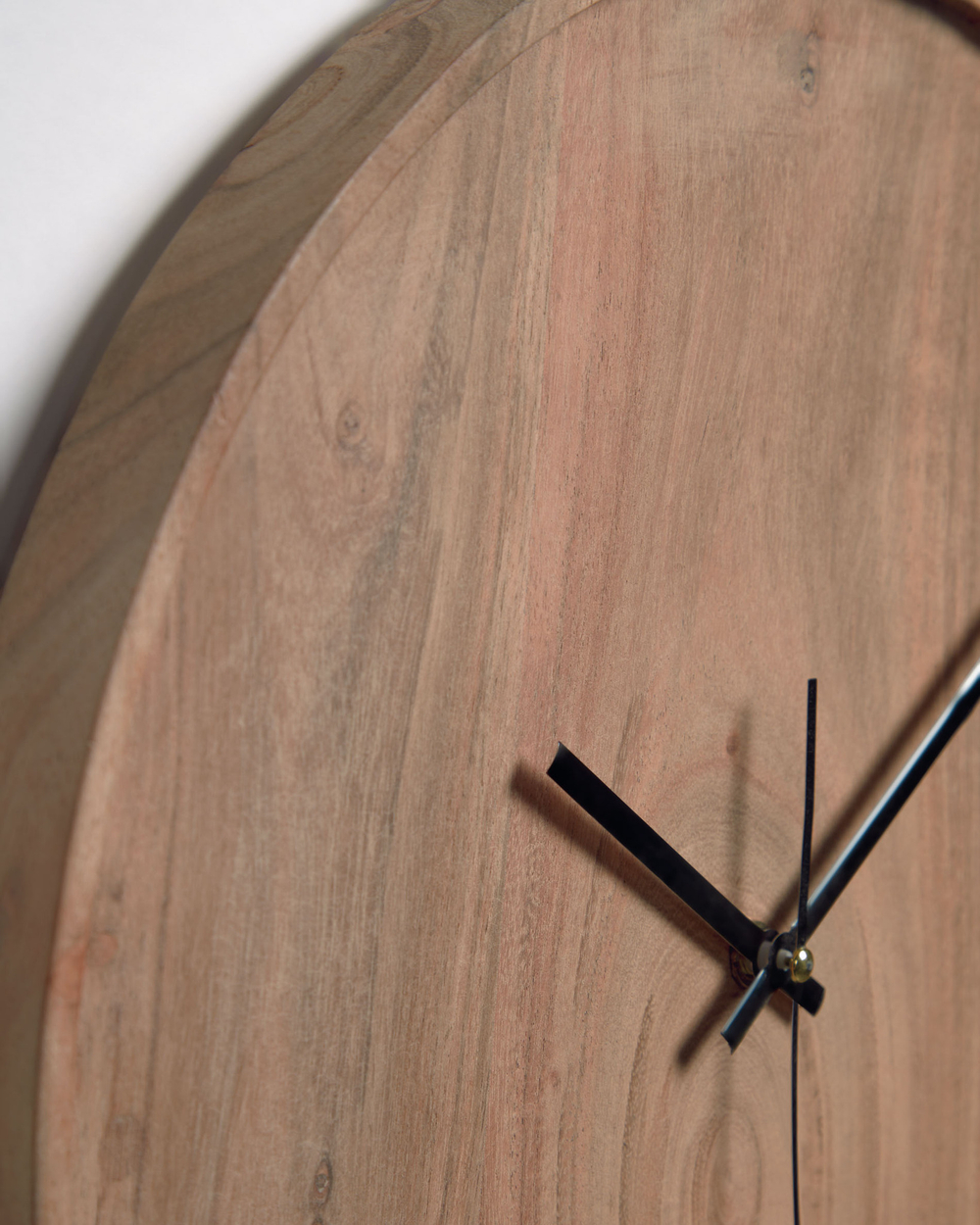 Настенные часы Slip круглые из массива акации с натуральной отделкой Ø 35 см