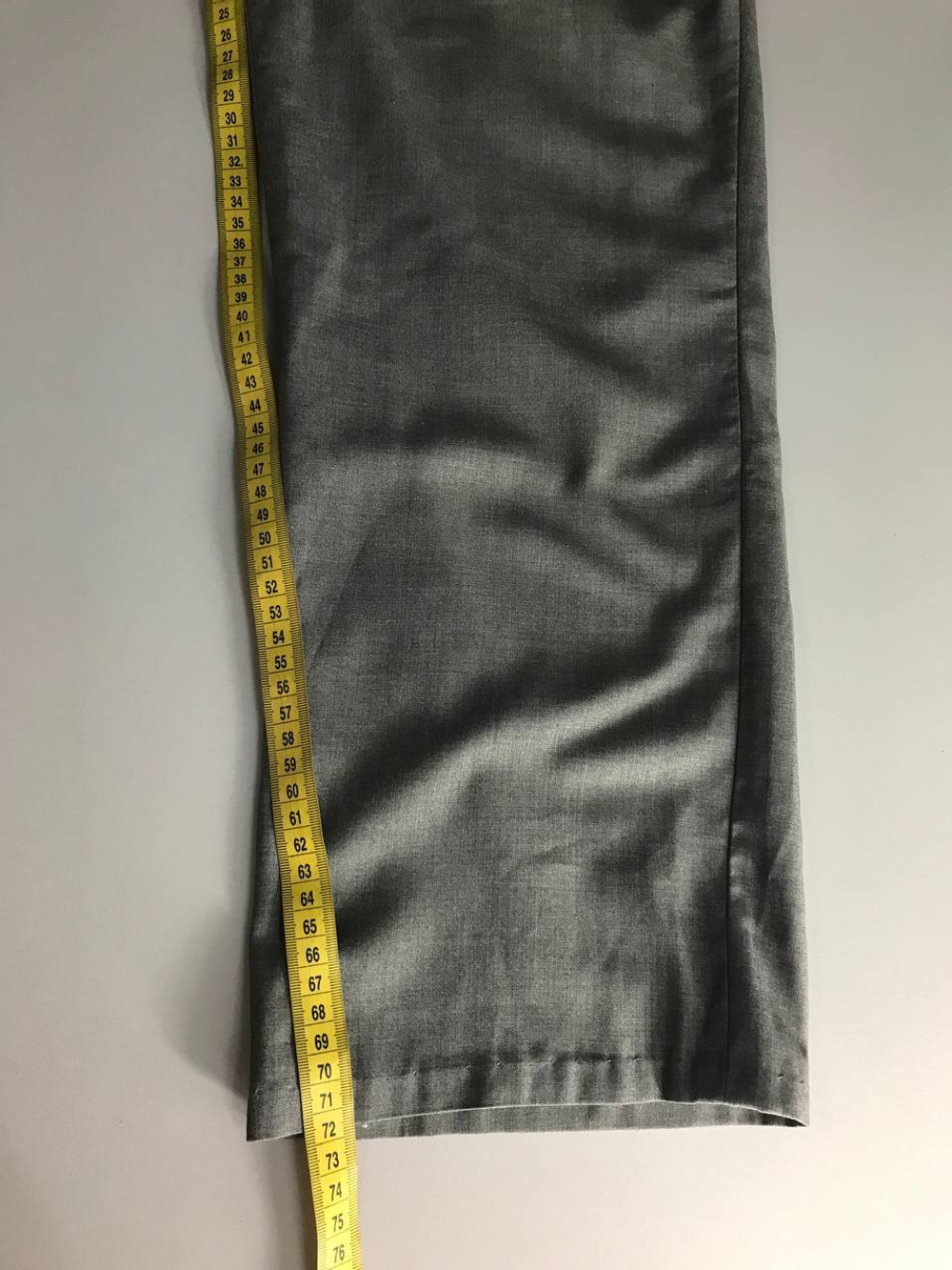 Брюки Zolla светлого оттенка, маркировка XXXL, визуально на 56 размер