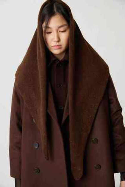 Косынка из шерсти коричневая