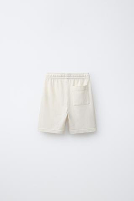 ZARA ШОРТЫ ИЗ РЕЛЬЕФНОЙ ТКАНИ В СЕЛЬСКОМ СТИЛЕ, ЭКРЮ