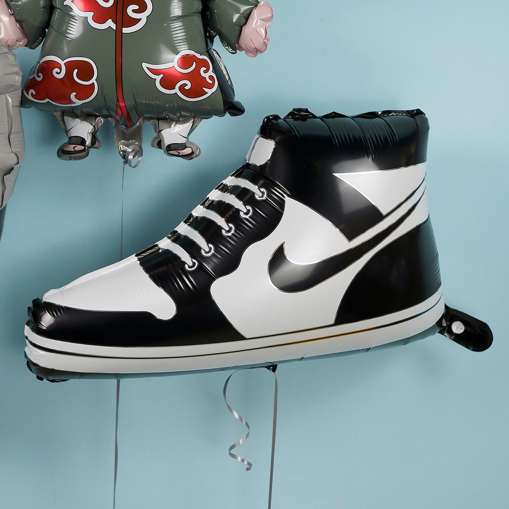 Шар (24''/61 см) Фигура, Спортивные кеды, 1 шт.