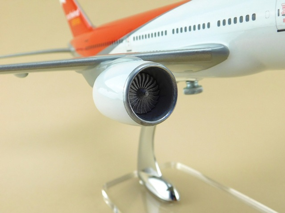 Модель самолета Boeing 777-200 (М1:144, Nordwind)