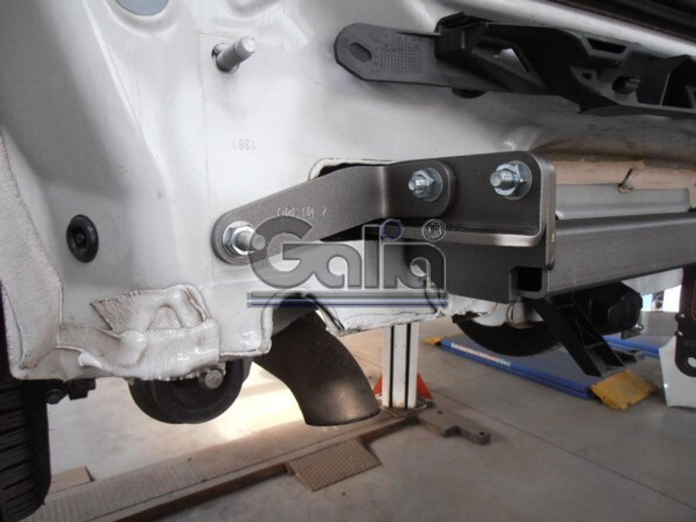 Фаркоп оцинкованный Galia O061C для Opel Astra J седан/универсал 2009-2015(паспорт и сертификат в комплекте)(без электрики)