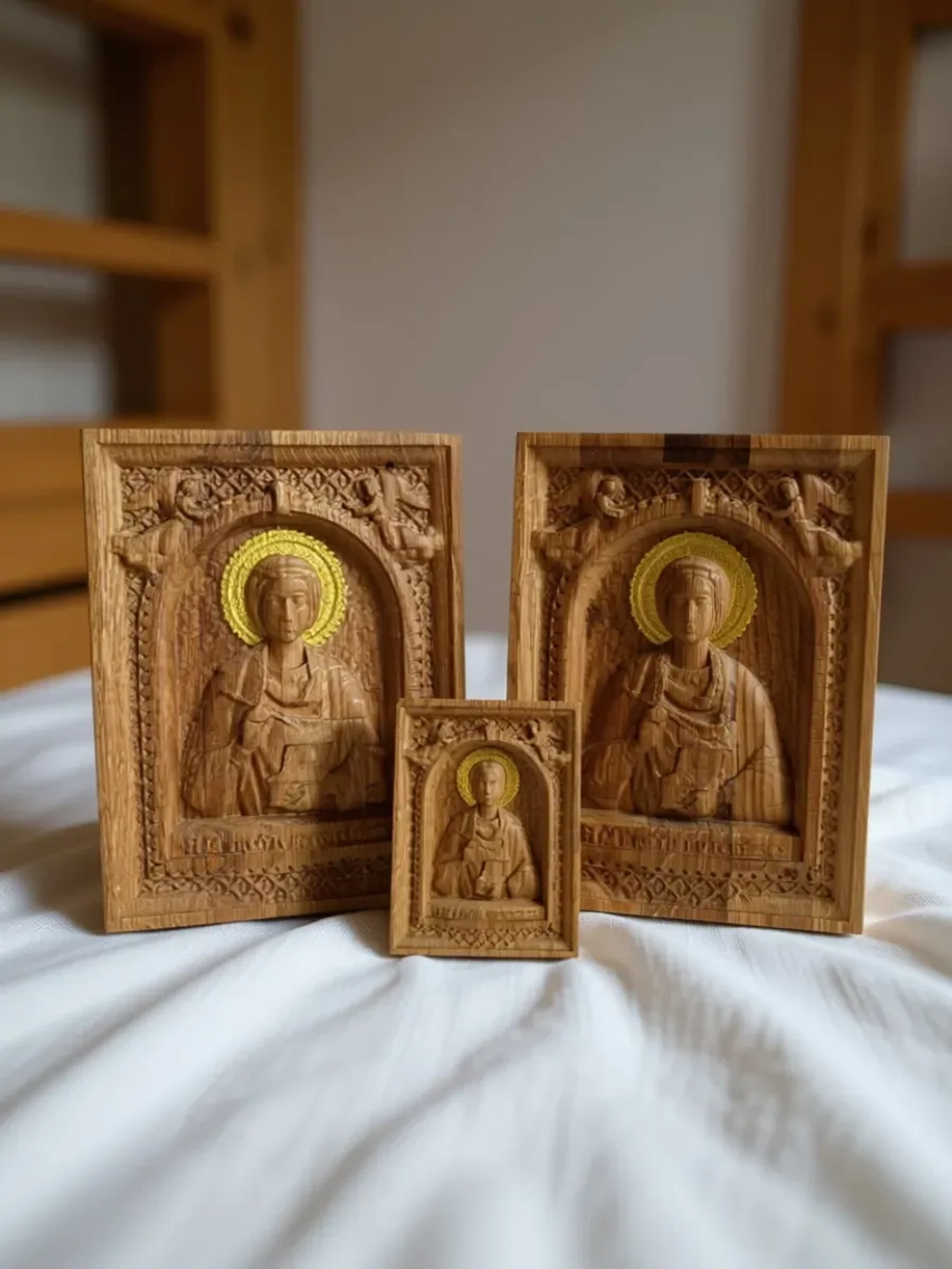 Освященная Икона Пантелеймона Целителя 23.5х18 см из дуба