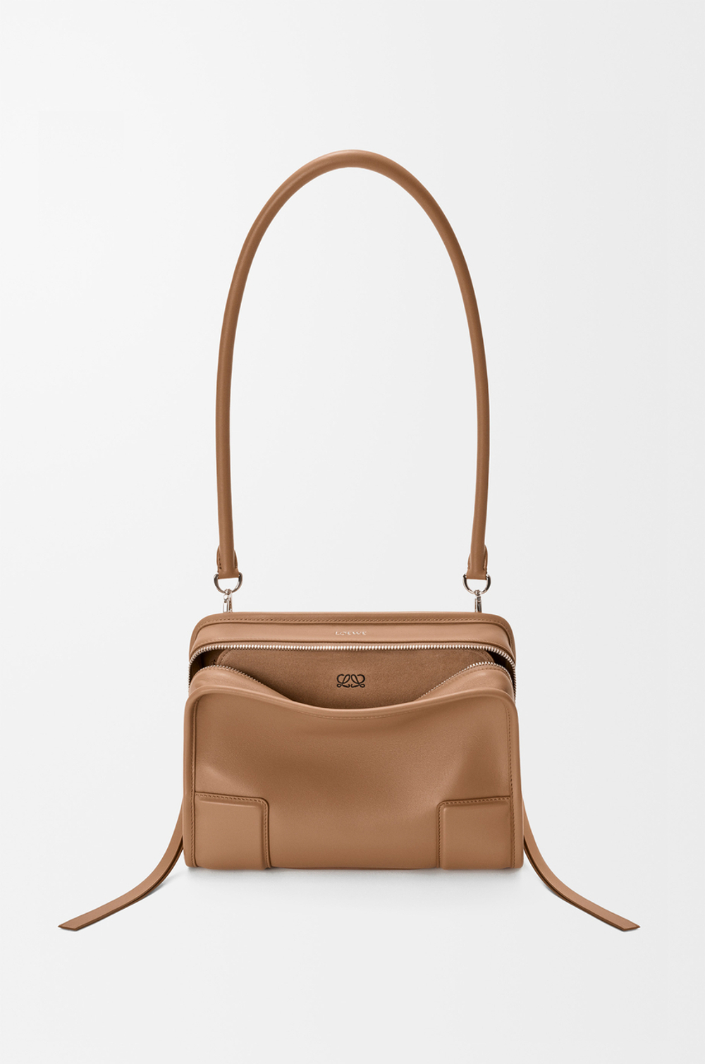 Loewe Маленькая сумка Amazona 180 из мягкой телячьей кожи, мокко
