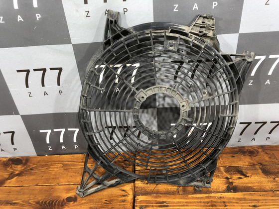 Диффузор вентилятора кондиционера Kia Mohave (HM)  Б/У Оригинал 253802J000