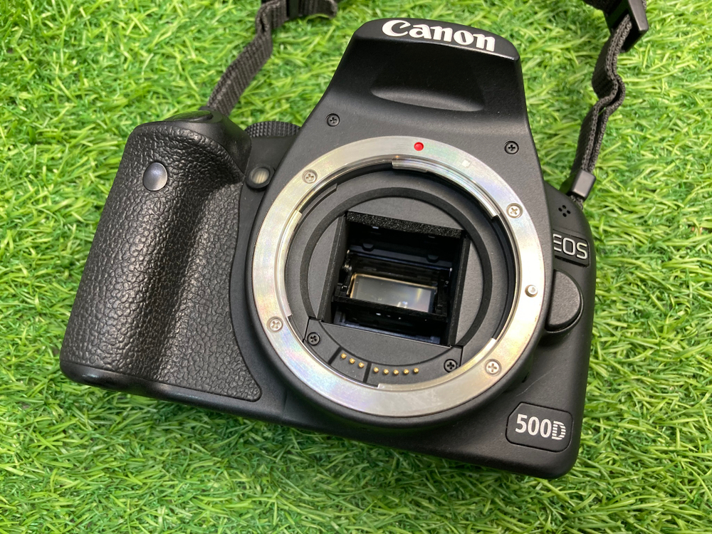 Canon 500D Kit 18-55mm IS II 32.500 кадров