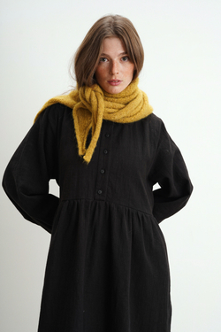 Платье оверсайз "жабо без жабо" с длинным рукавом из крапивы черного цвета