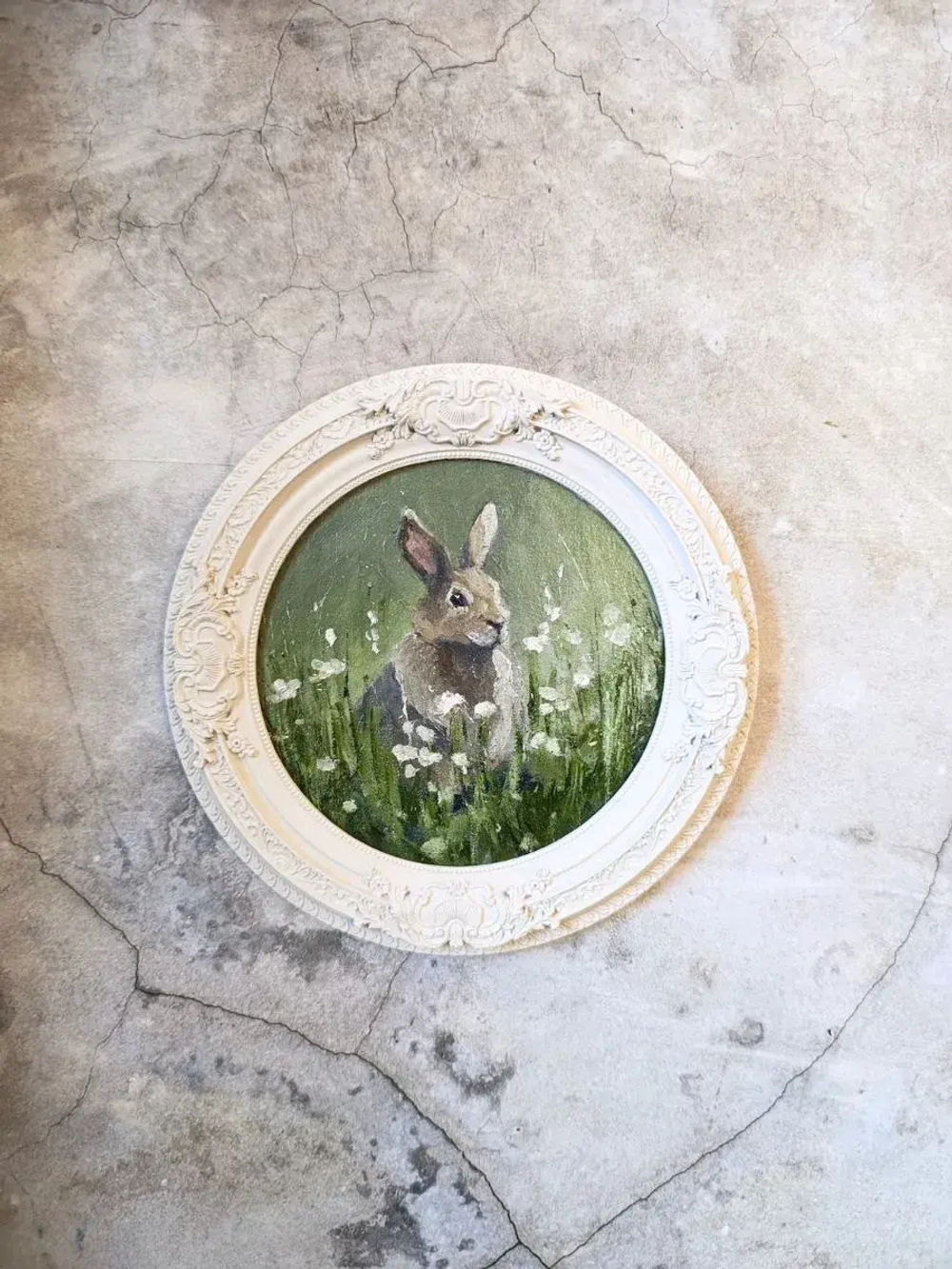 Картина в круглой рамке Зайка