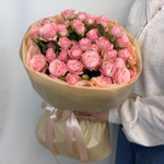 Букет из 9 шт пионовидной розы сорта мадам бомбастик в упаковке