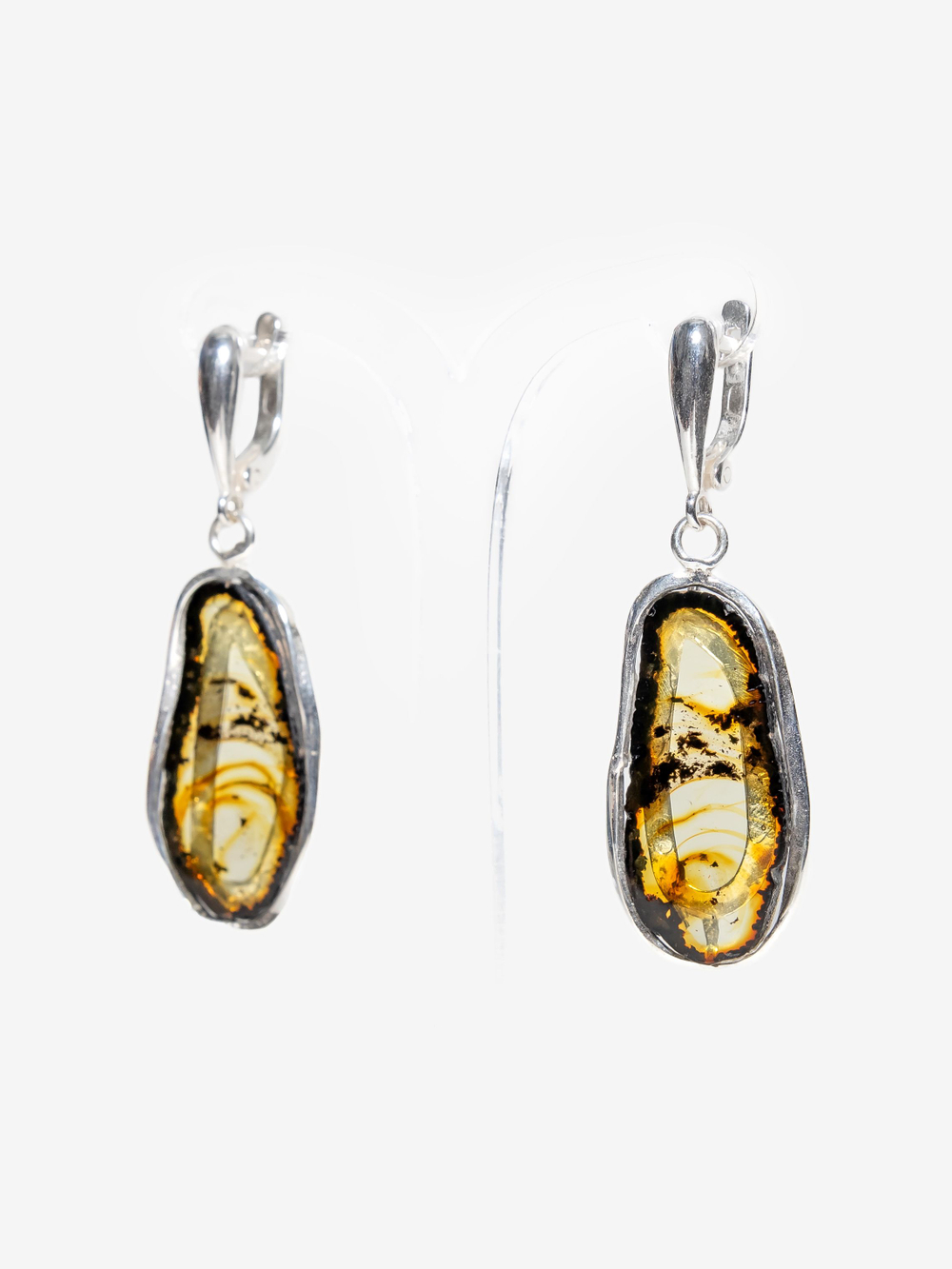 Уникальный комплект из серебра с цельным Калининградским янтарем, серебро 925 пробы