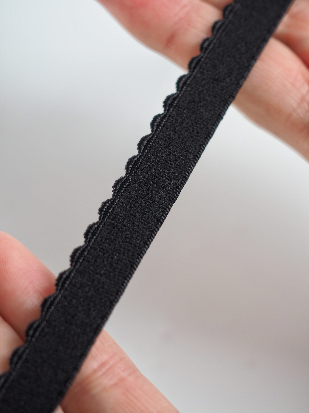 Резинка отделочная черная ажурная ширина 10 мм с учетом фестона