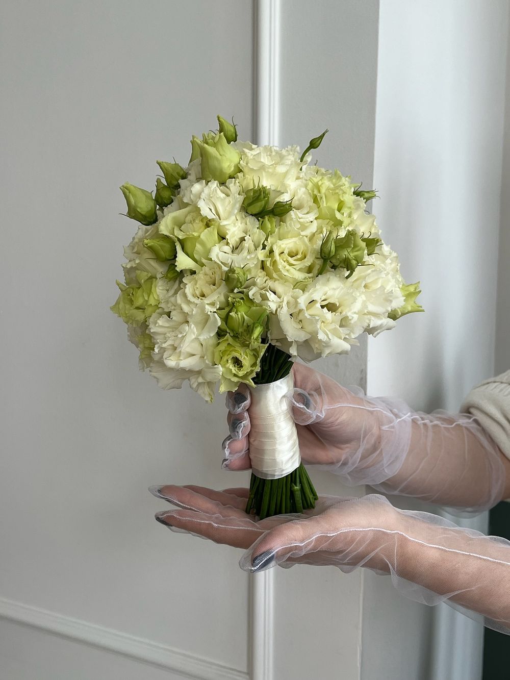 Свадебный букет из лизиантуса