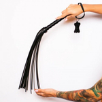 Флоггер из натуральной кожи Scandal, черный