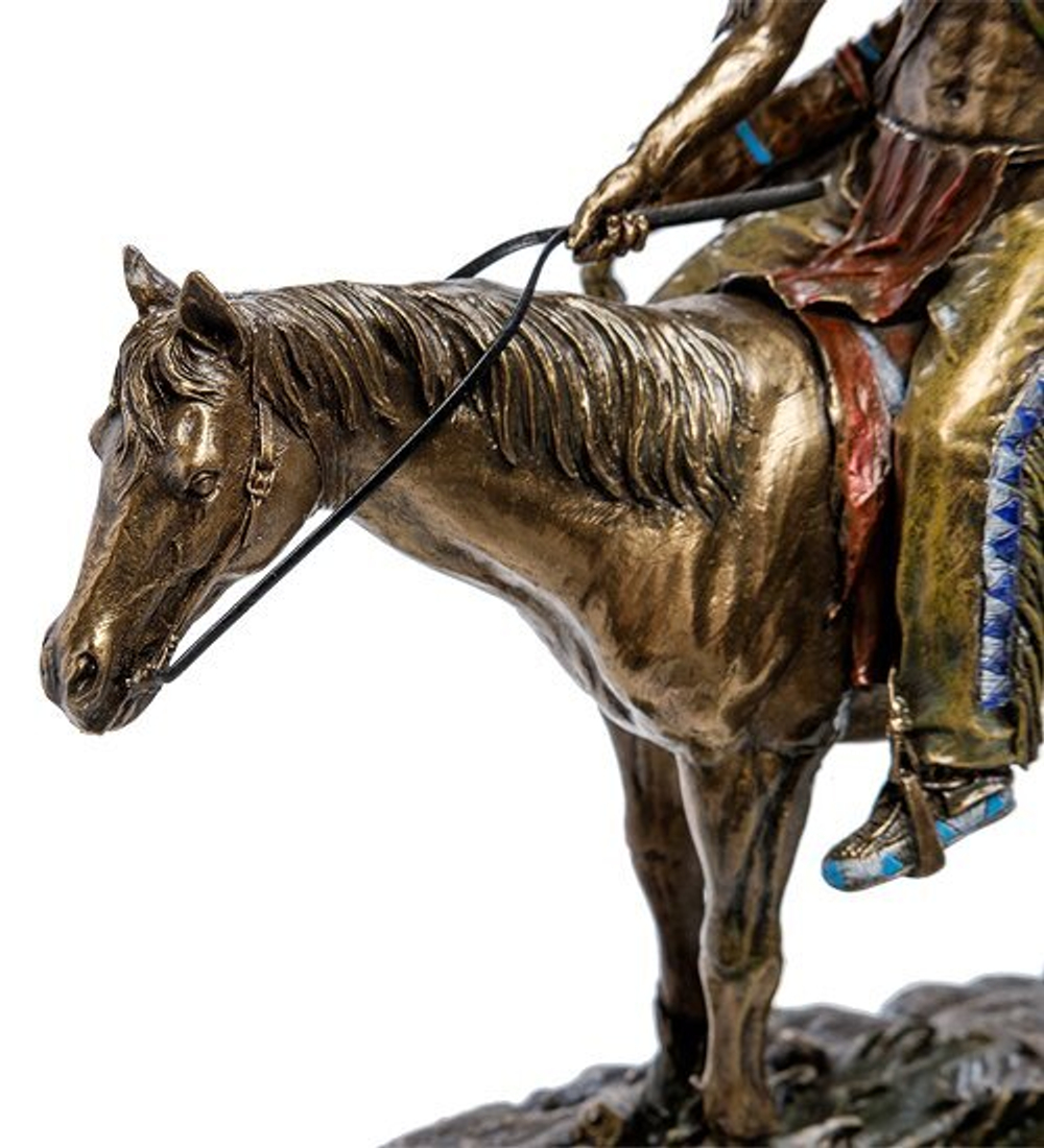 Статуэтка ''Индеец на коне''