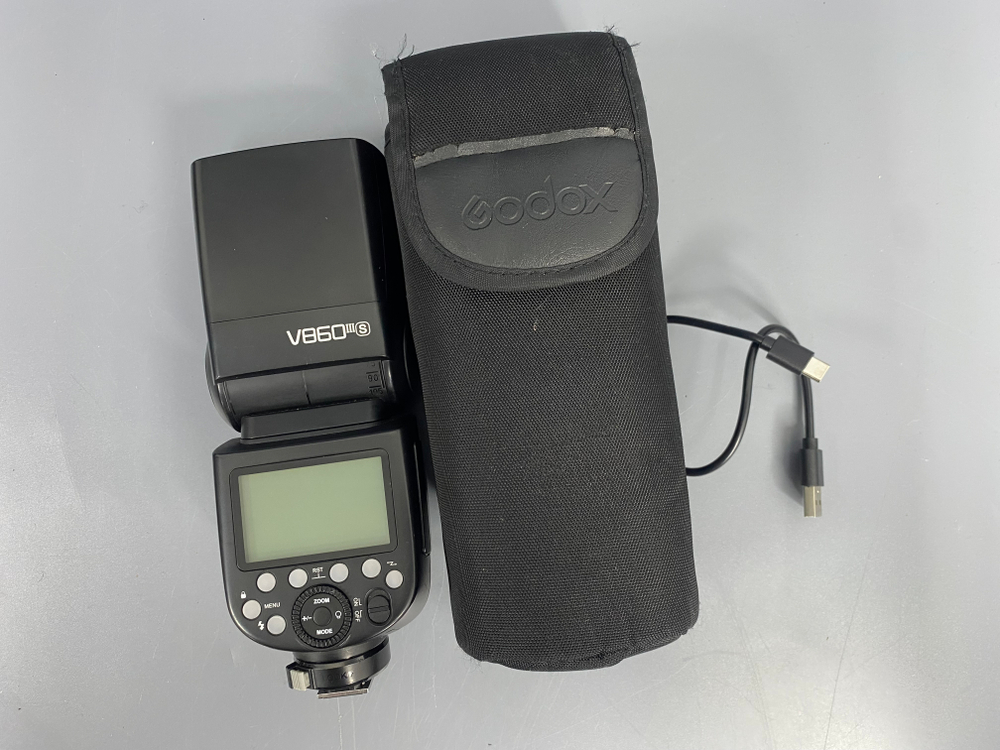Вспышка Godox V860IIIS