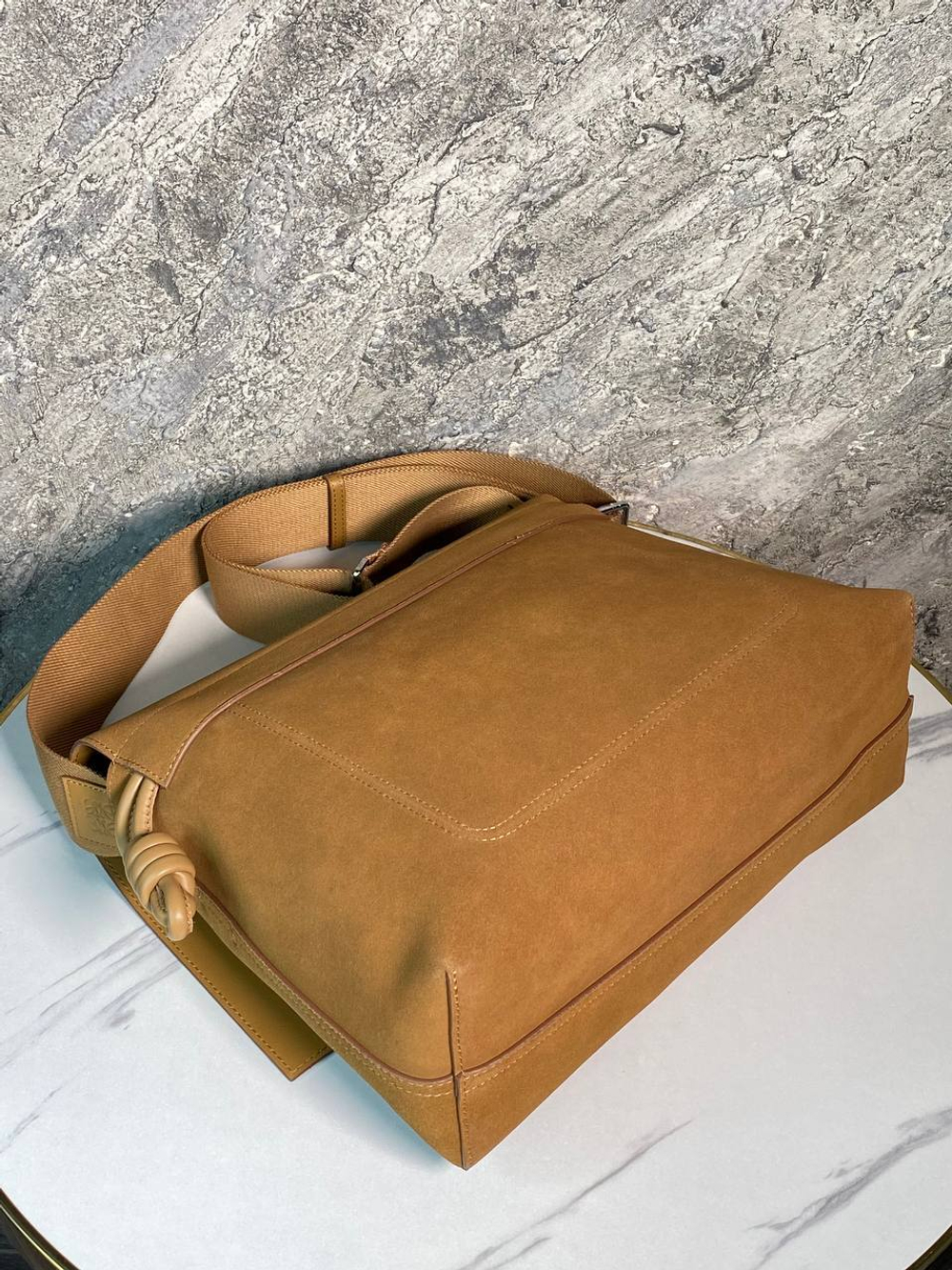 Сумка-мессенджер Loewe