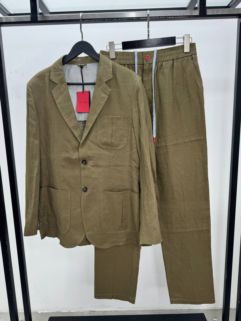 Костюм Kiton