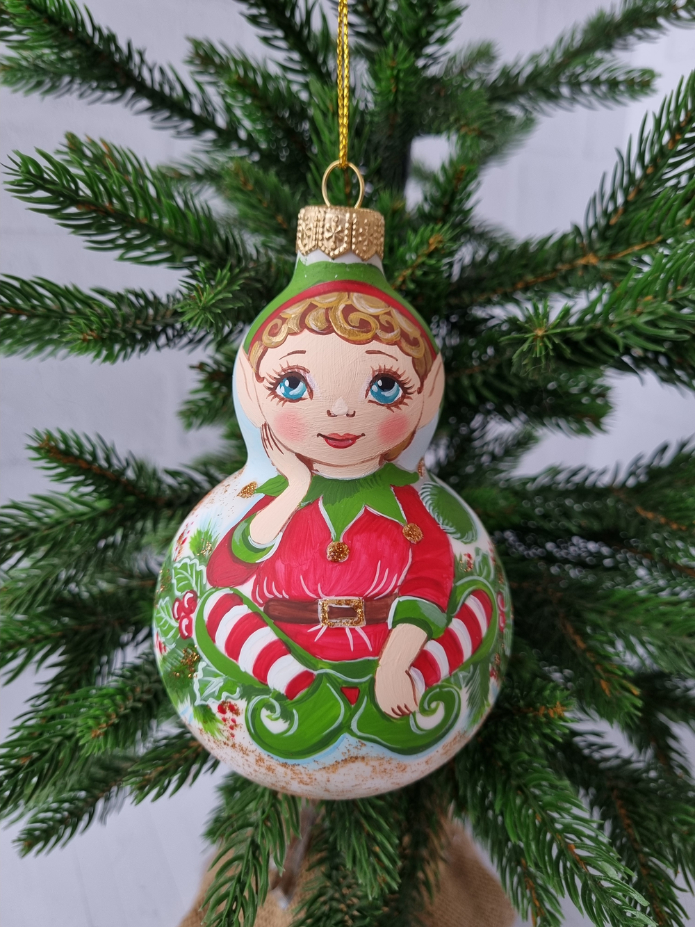 Эльф стеклянная игрушка