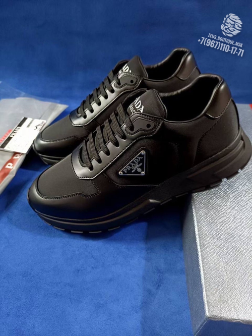Кроссовки Prada