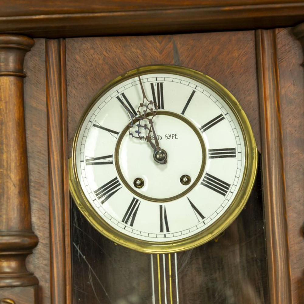 Настенные часы поставщика царского двора