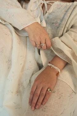 браслет из амазонита с крестиком