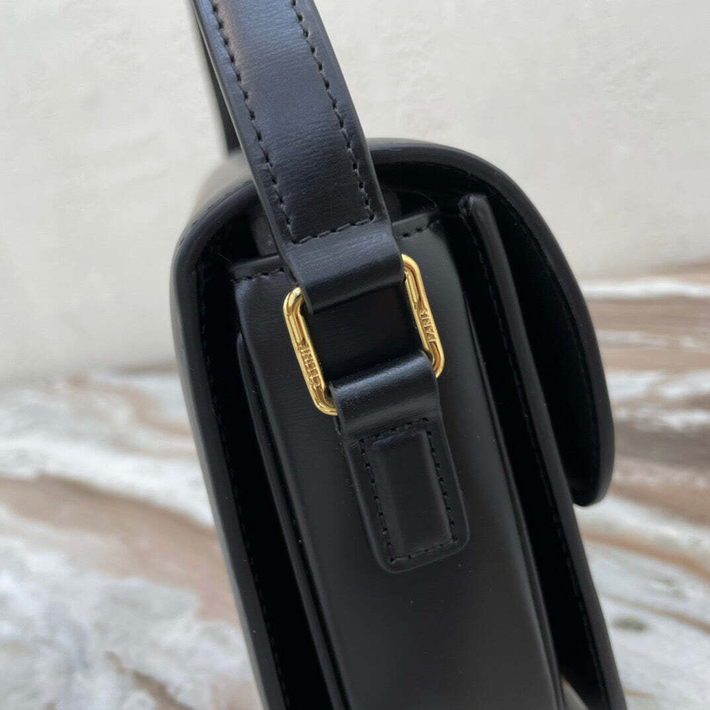Celine Triomphe 18 cm
