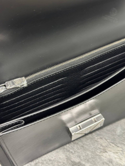 Клатч Louis Vuitton