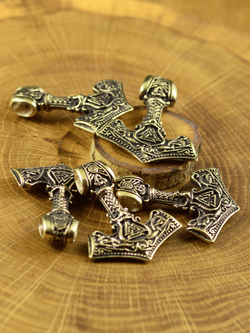 Молот Тора рунический из латуни