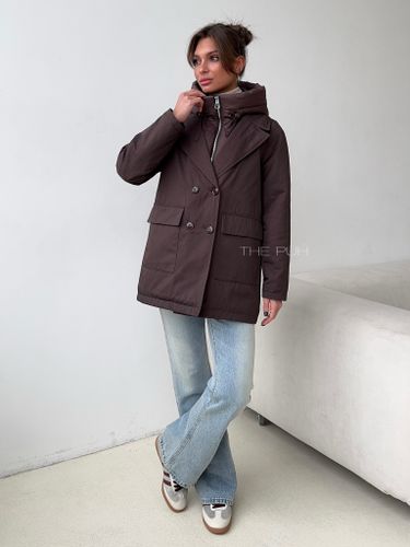 Женская куртка шоколадного цвета с капюшоном