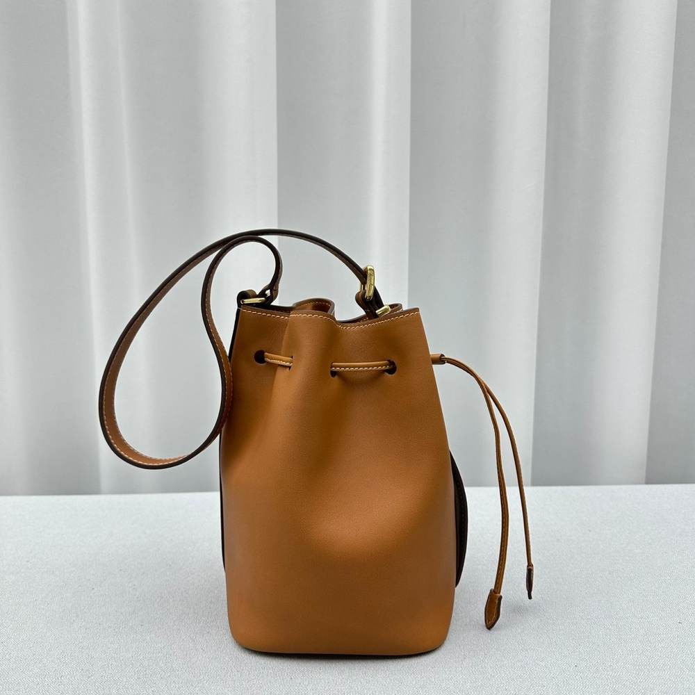 Miu Miu Leather Bucket Bag 22 cm