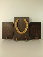 Ключница с металлической подковой