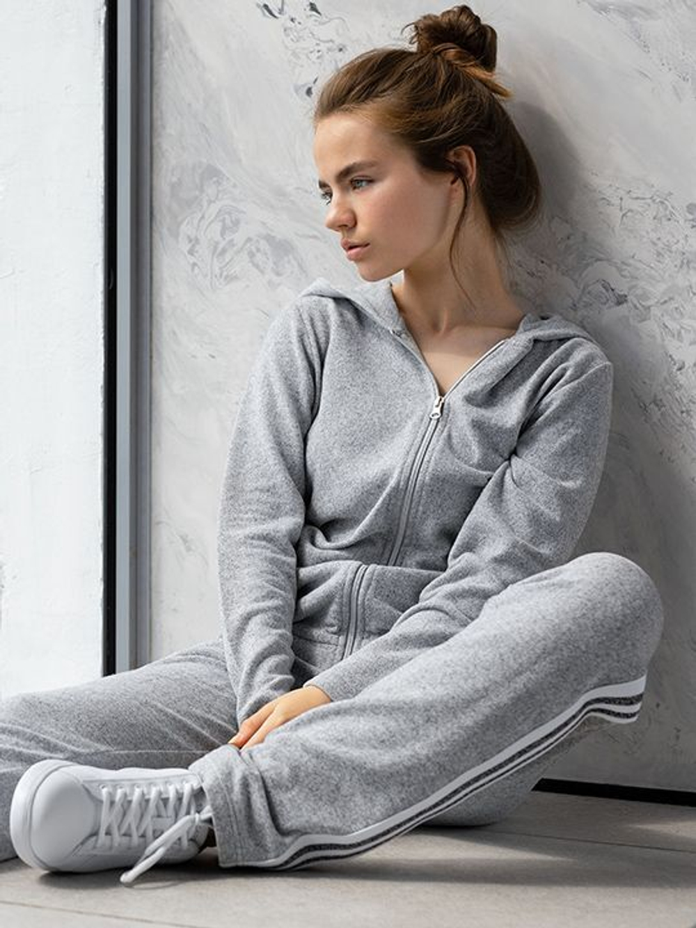 Женская кофта–худи на молнии