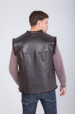 мужской жилет из натуральной овчины