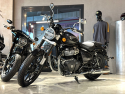 Royal Enfield Super Meteor 650 Interstellar Green (Mid)