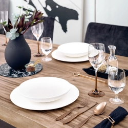Villeroy & Boch Производство набора тарелок Rock Blanc на 2 персоны. 10-4240-2620 + 10-4240-2536 + 10-4240-2640