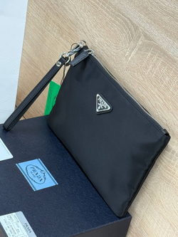 Клатч Prada