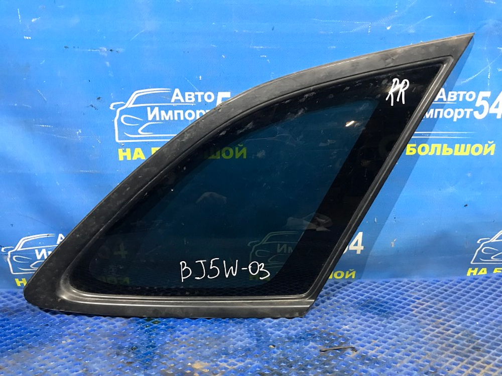 Стекло багажника правое MAZDA FAMILIA 2001