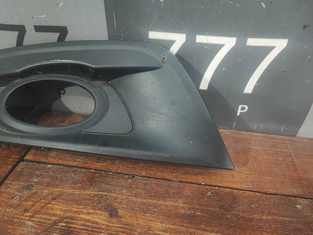 Накладка ПТФ правая Mazda 3 (BK) 06-09 Б/У Оригинал BS3E50C11