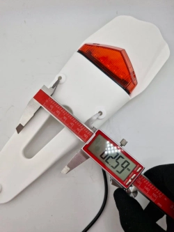 Крыло заднее белое со стоп-сигналом мотоцикл, питбайк